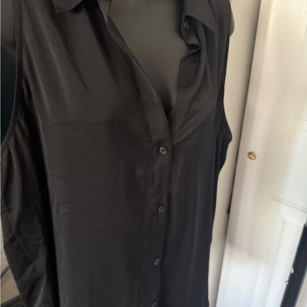 Women's Black Sleeveless Top